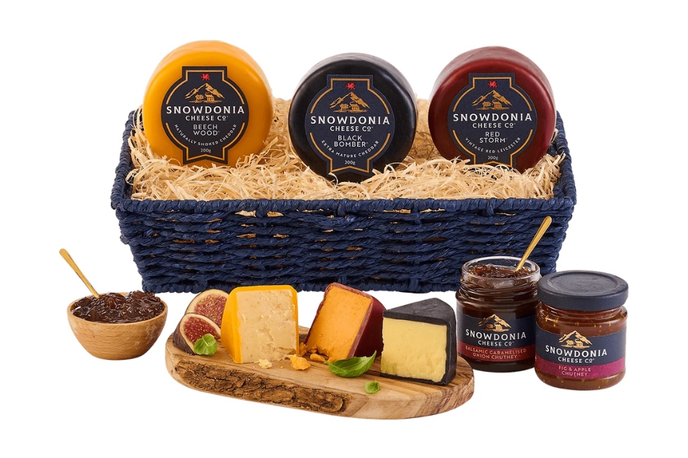 Snowdonia Cheese gift hamper with chutney