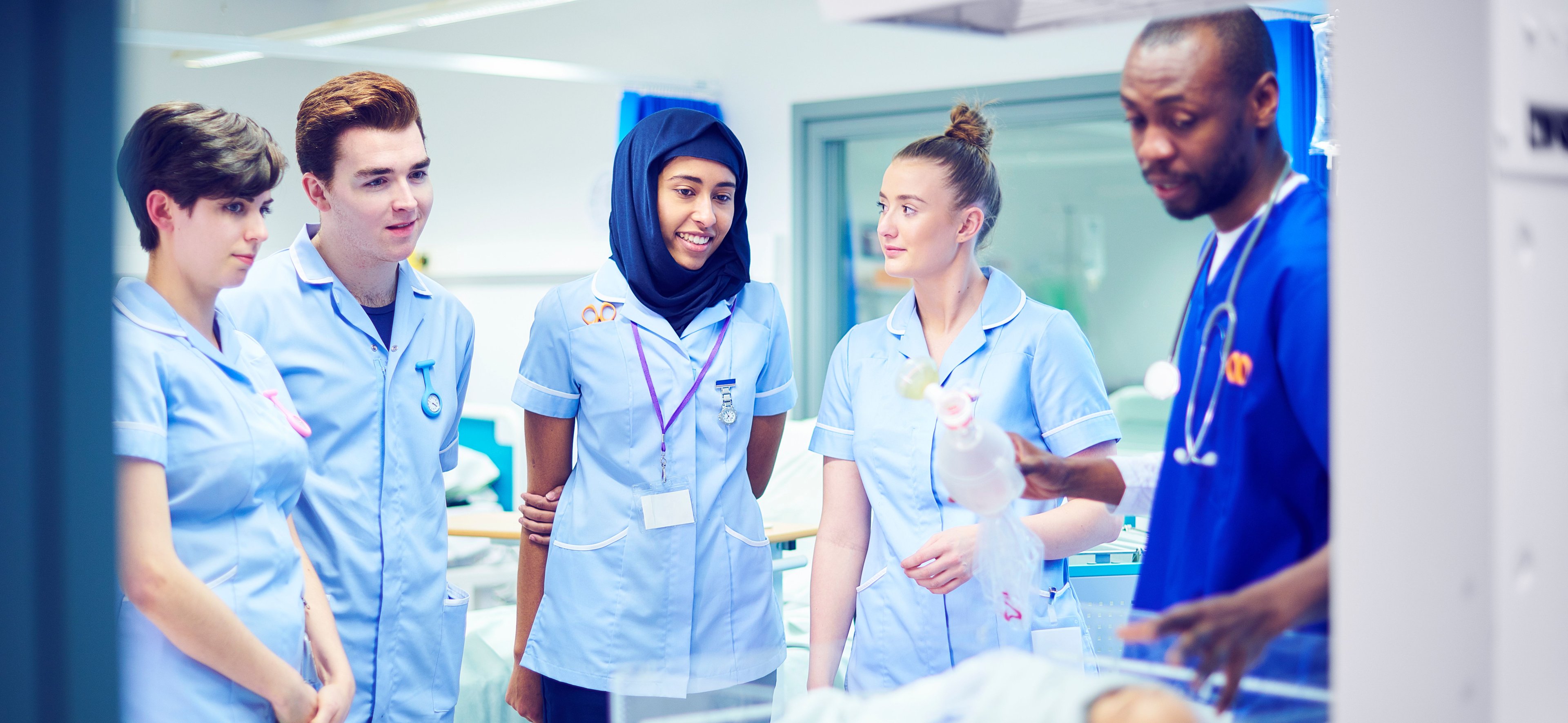 NHS Discounts banner image showing 5 NHS workers